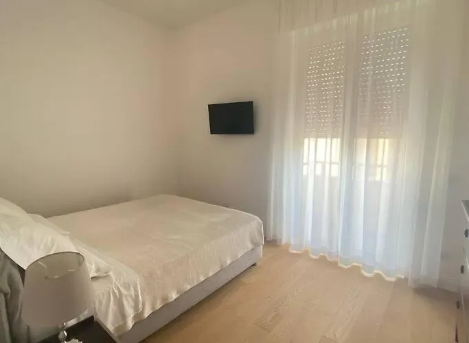 Ada Apartment Rom
