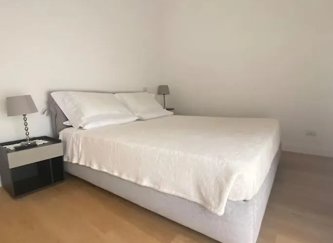 Ada Apartment Rom